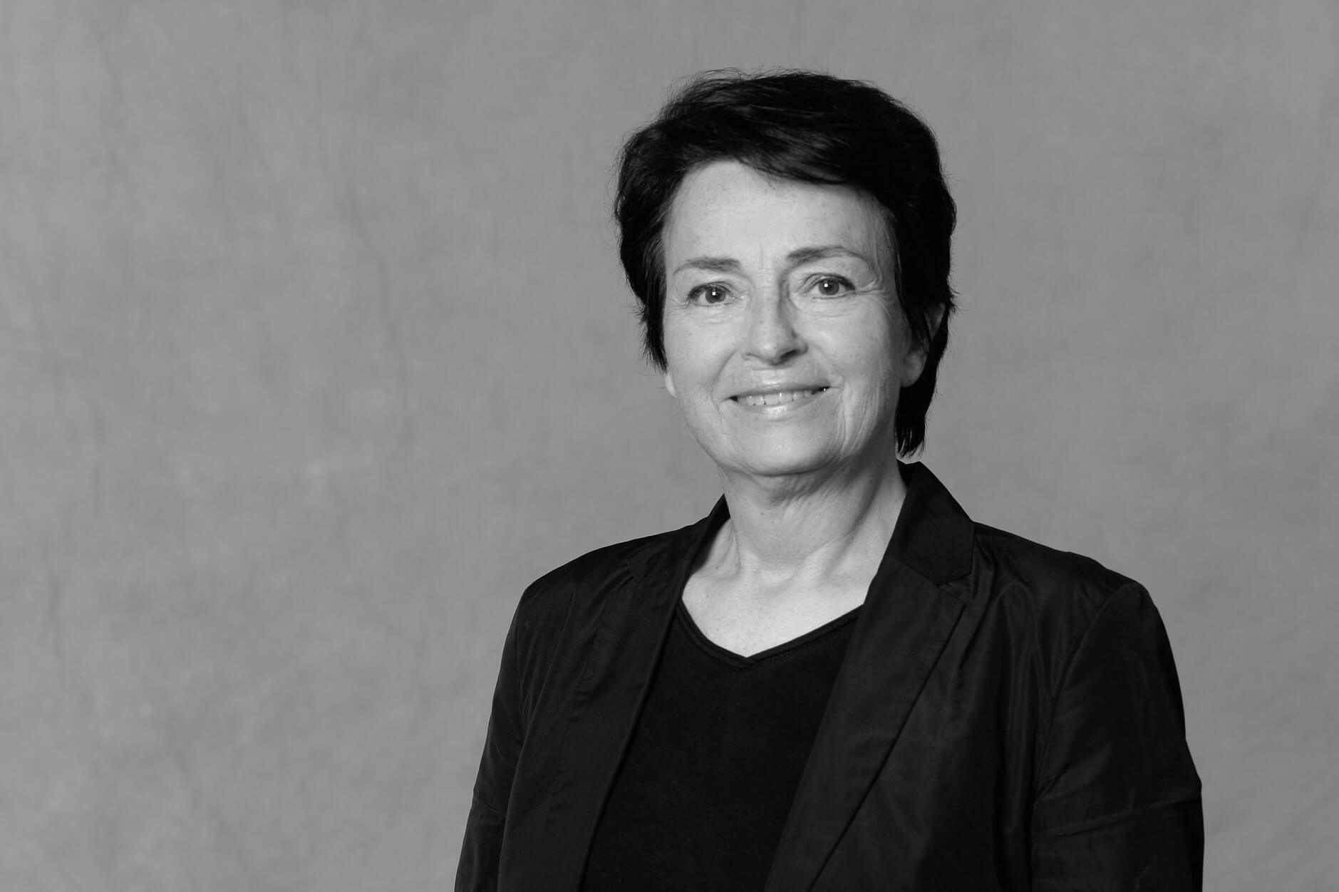 Claudia Mast is Professor Emeritus for Communication and Journalism at the University of Stuttgart-Hohenheim.